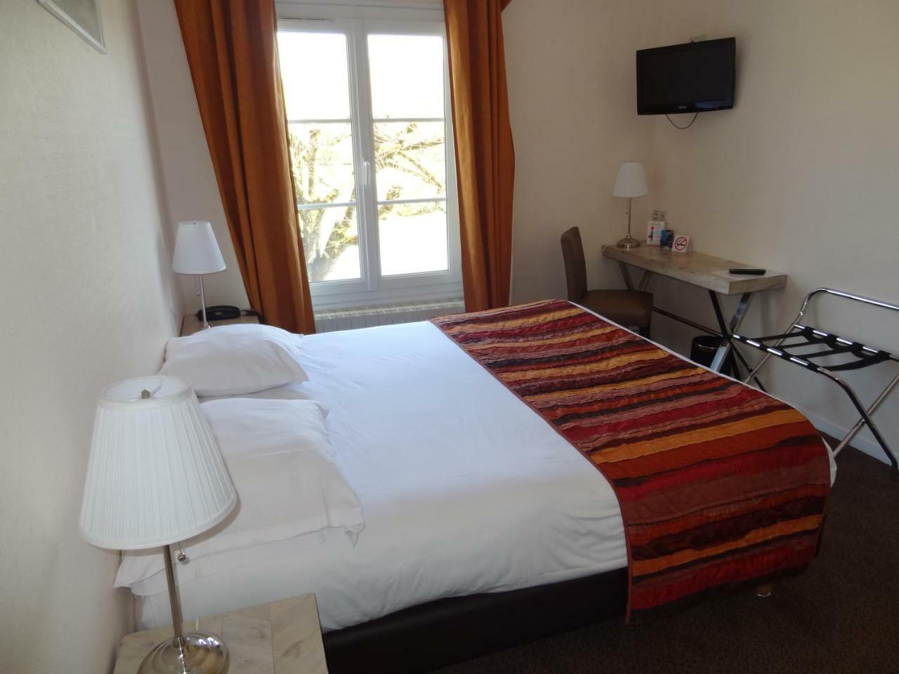 Hostellerie De Pavillon Saint-Hubert Gouvieux Exteriör bild